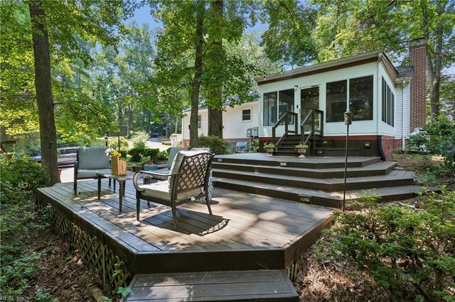 7483 Gloucester Village DR, Gloucester, VA 23061
