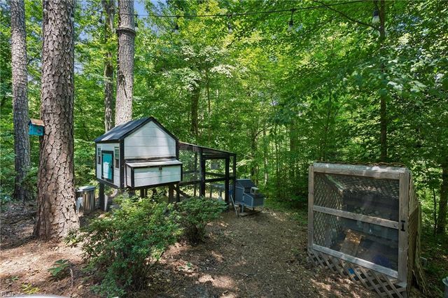 7483 Gloucester Village DR, Gloucester, VA 23061