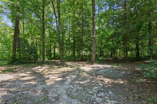 7483 Gloucester Village DR, Gloucester, VA 23061