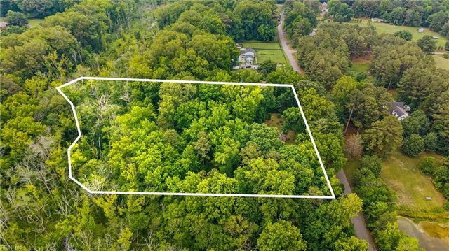 7483 Gloucester Village DR, Gloucester, VA 23061