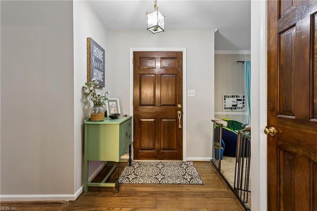 7483 Gloucester Village DR, Gloucester, VA 23061