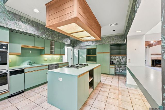 1454 Applewood Rd, Baton Rouge, LA 70808