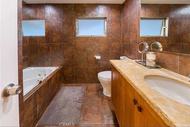 17548 Marilla, Northridge, CA 91325