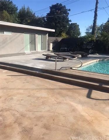 17548 Marilla, Northridge, CA 91325