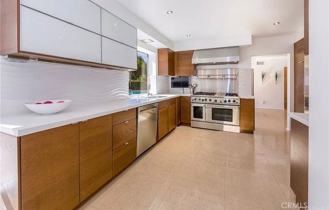 17548 Marilla, Northridge, CA 91325