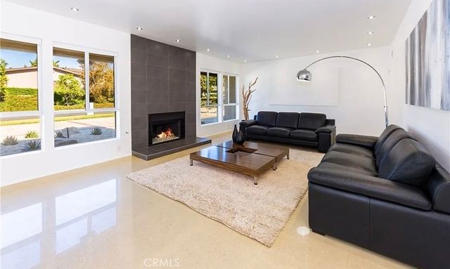 17548 Marilla, Northridge, CA 91325