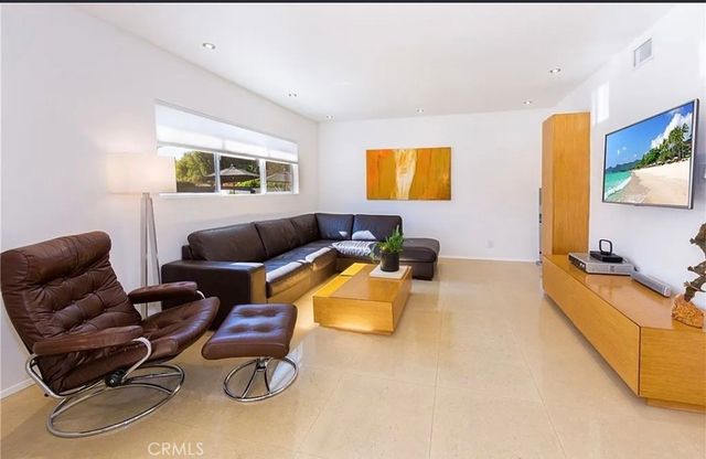 17548 Marilla, Northridge, CA 91325