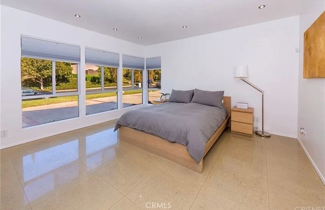17548 Marilla, Northridge, CA 91325