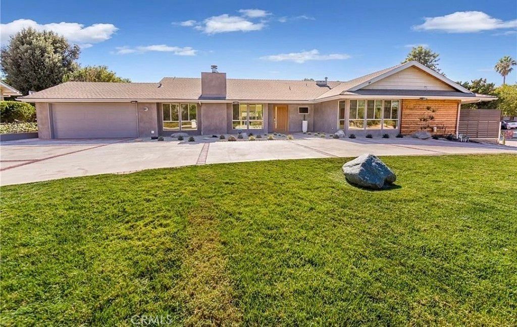 17548 Marilla, Northridge, CA 91325
