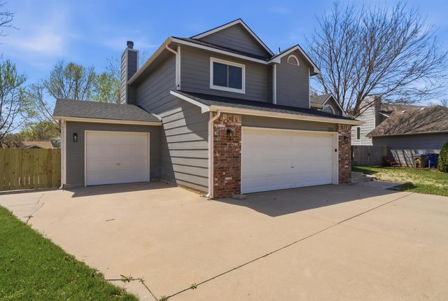 123 E Sandhill Rd, Derby, KS 67037