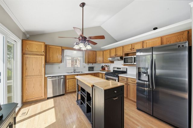 123 E Sandhill Rd, Derby, KS 67037