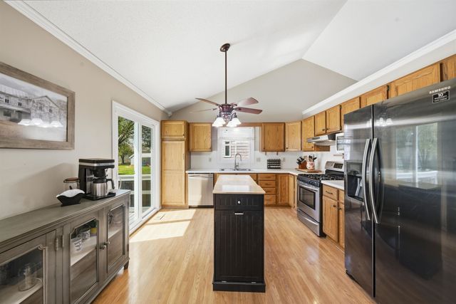 123 E Sandhill Rd, Derby, KS 67037