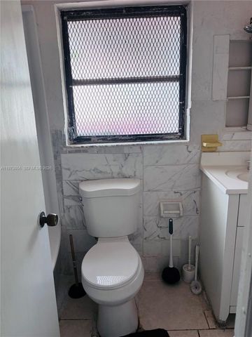 3268 NW 15th St, Lauderhill, FL 33311