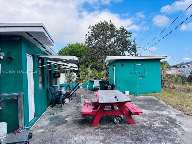 3268 NW 15th St, Lauderhill, FL 33311