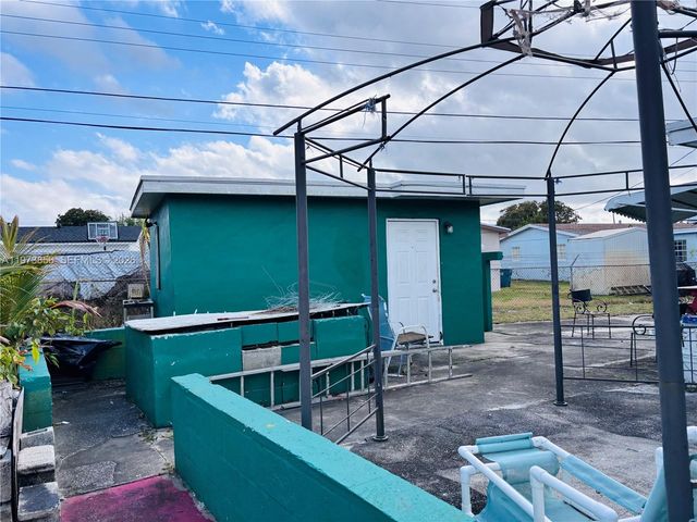 3268 NW 15th St, Lauderhill, FL 33311