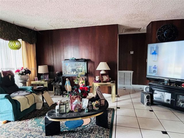 3268 NW 15th St, Lauderhill, FL 33311