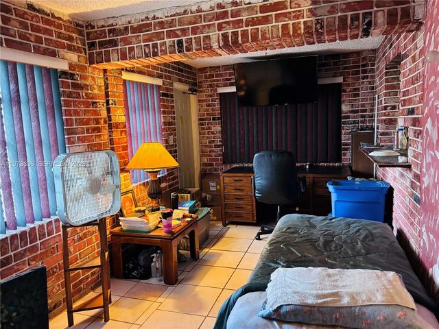 3268 NW 15th St, Lauderhill, FL 33311