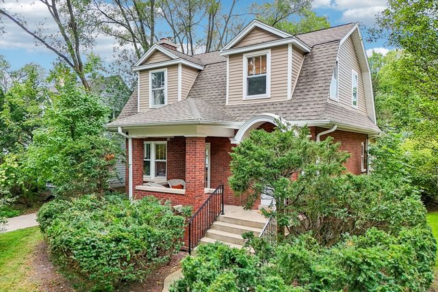2038 Hawthorne Lane, Evanston, IL 60201