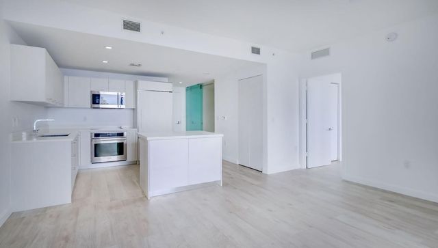 45 SW 9th Street 2502, Miami, FL 33130