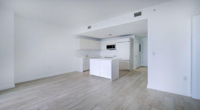 45 SW 9th Street 2502, Miami, FL 33130