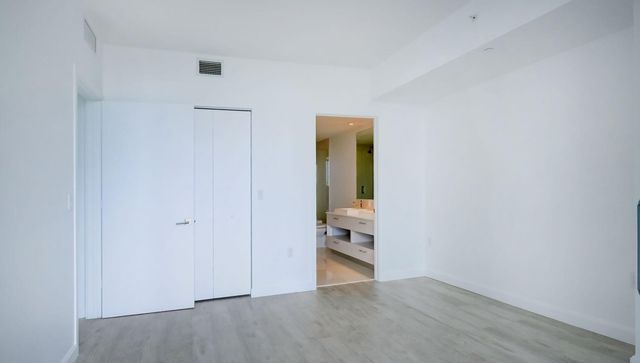 45 SW 9th Street 2502, Miami, FL 33130