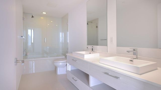 45 SW 9th Street 2502, Miami, FL 33130