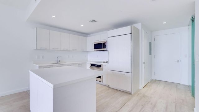 45 SW 9th Street 2502, Miami, FL 33130