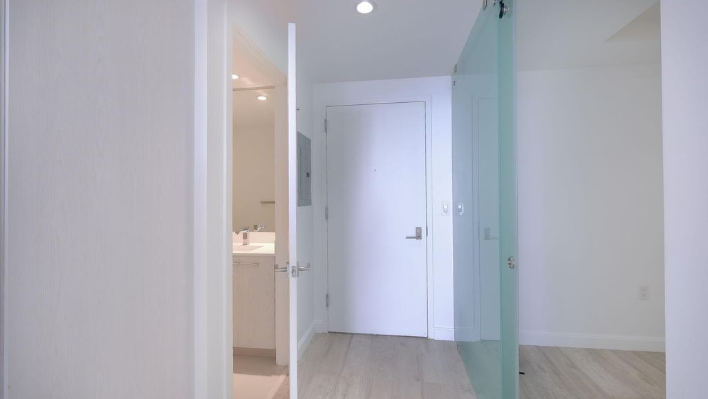 45 SW 9th Street 2502, Miami, FL 33130