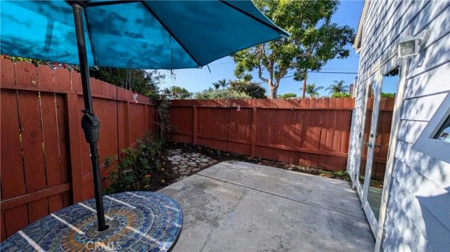 2302 Elden, Costa Mesa, CA 92627