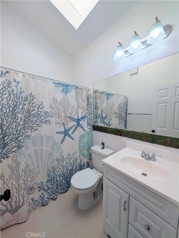 2302 Elden, Costa Mesa, CA 92627