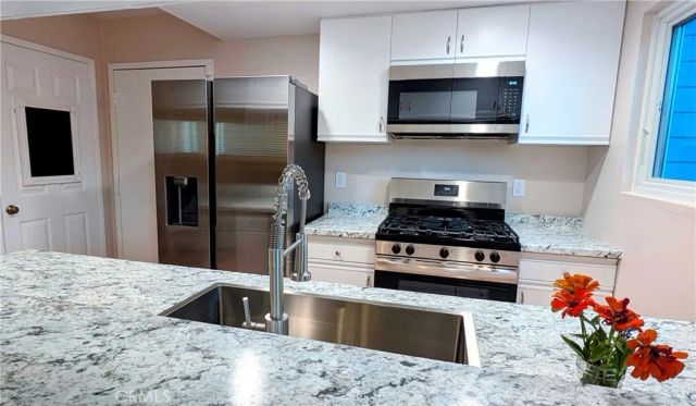 2302 Elden, Costa Mesa, CA 92627