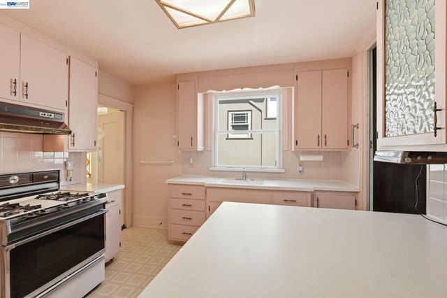 1130 Ranleigh Way, Piedmont, CA 94610