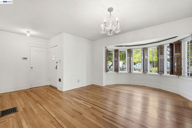 1130 Ranleigh Way, Piedmont, CA 94610