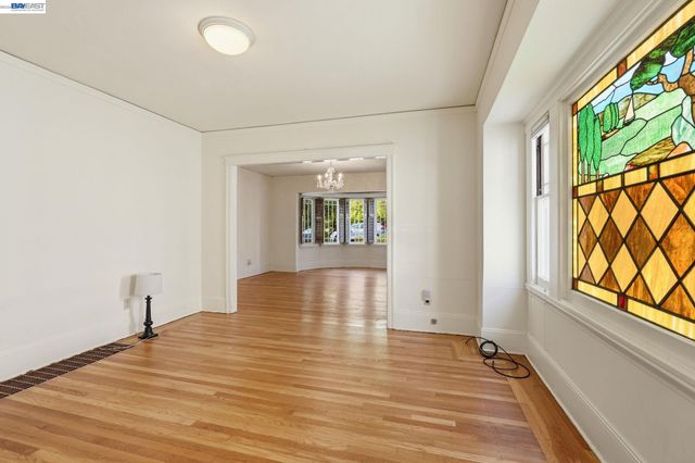 1130 Ranleigh Way, Piedmont, CA 94610