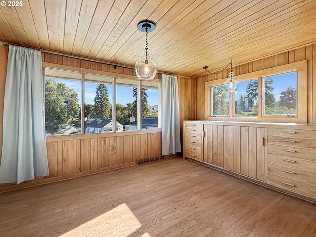 1025 HILLCREST Dr, Baker City, OR 97814