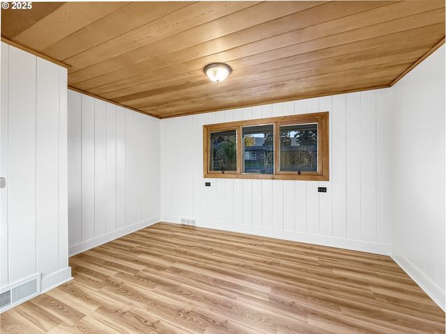 1025 HILLCREST Dr, Baker City, OR 97814