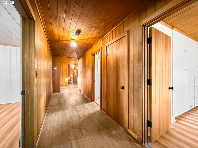 1025 HILLCREST Dr, Baker City, OR 97814