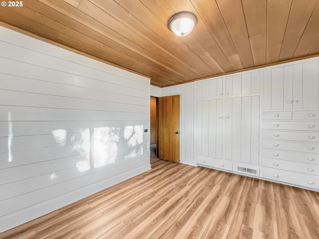 1025 HILLCREST Dr, Baker City, OR 97814