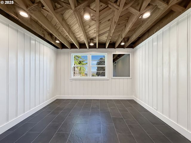 1025 HILLCREST Dr, Baker City, OR 97814