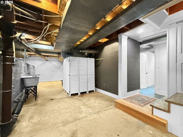 1025 HILLCREST Dr, Baker City, OR 97814