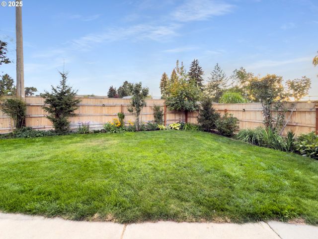 1025 HILLCREST Dr, Baker City, OR 97814