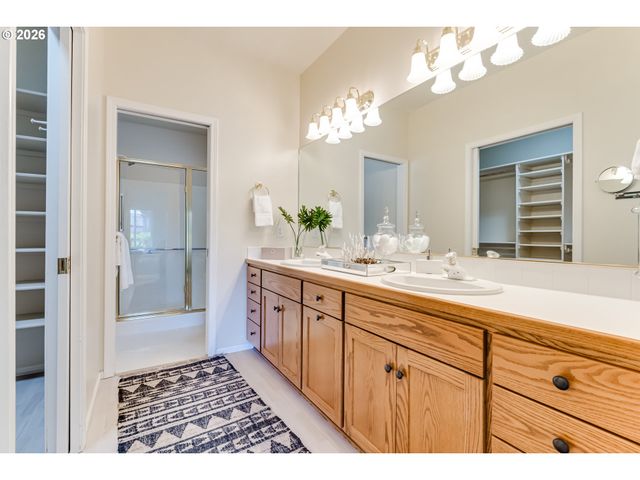3344 LAKEMONT Dr, Eugene, OR 97408