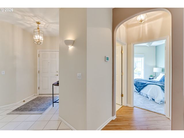 3344 LAKEMONT Dr, Eugene, OR 97408