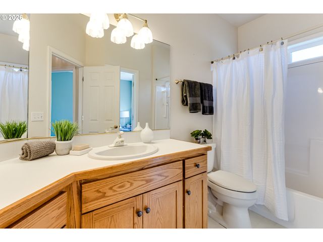 3344 LAKEMONT Dr, Eugene, OR 97408