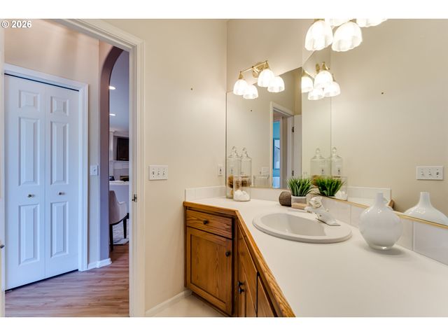 3344 LAKEMONT Dr, Eugene, OR 97408