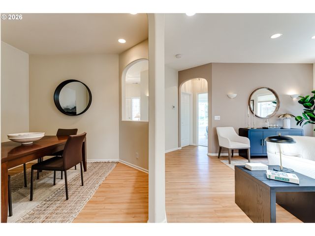 3344 LAKEMONT Dr, Eugene, OR 97408