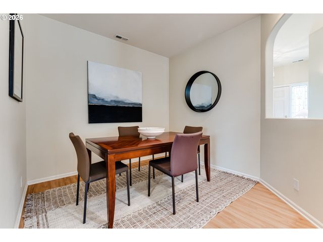 3344 LAKEMONT Dr, Eugene, OR 97408