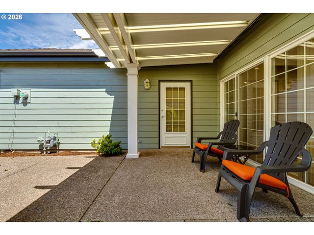 3344 LAKEMONT Dr, Eugene, OR 97408
