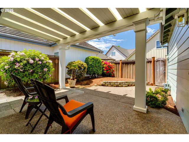 3344 LAKEMONT Dr, Eugene, OR 97408