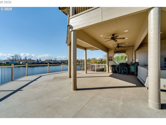 3344 LAKEMONT Dr, Eugene, OR 97408